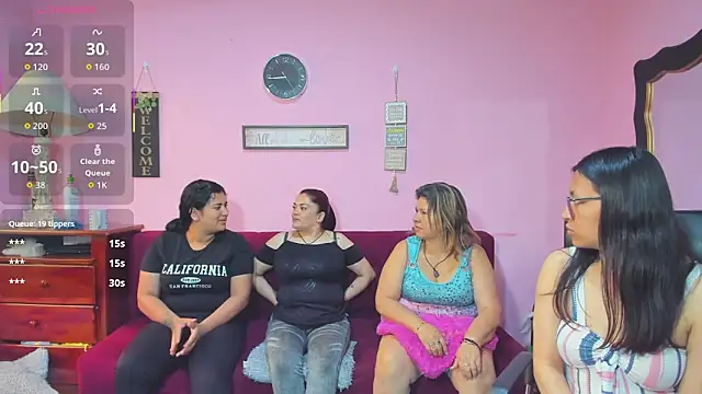 Snapshot of lesbiancuple chatting on October 2025 01:44:01 PM lesbiancuple online show from October 2025 01:44:01 PM