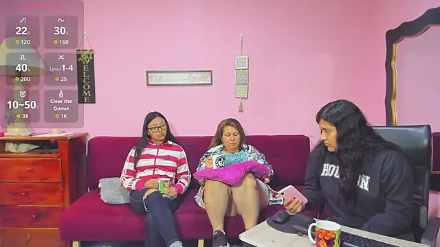 Snapshot of lesbiancuple chatting on November 2025 01:33:02 PM lesbiancuple online show from November 2025 01:33:02 PM