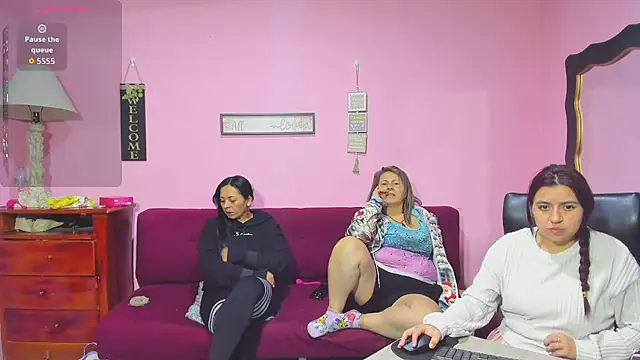 Snapshot of lesbiancuple chatting on November 2025 01:39:02 AM lesbiancuple online show from November 2025 01:39:02 AM