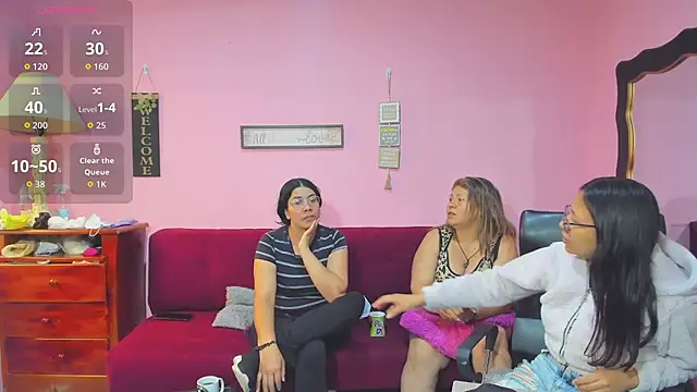 Snapshot of lesbiancuple chatting on November 2025 01:43:01 PM lesbiancuple online show from November 2025 01:43:01 PM