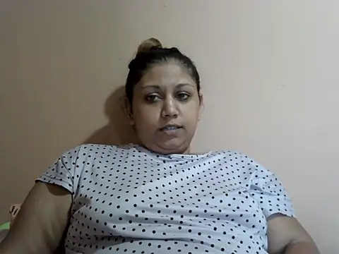 bellachow10 online show from November 2025 11:32:01 AM