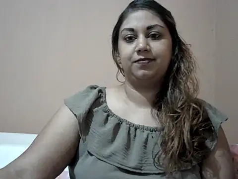 bellachow10 online show from November 2025 07:18:01 PM