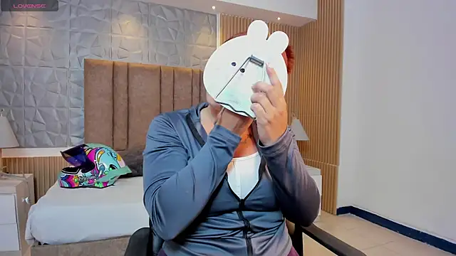 kimbrownn online show from April 2026 11:38:01 AM