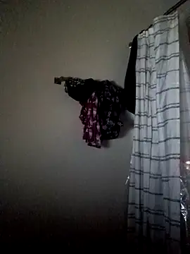 yellowwetfox online show from February 2026 01:54:01 PM