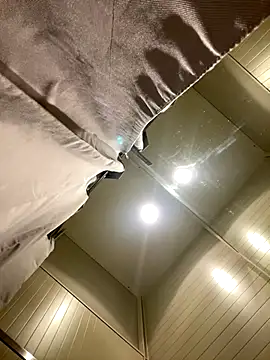 CrazzyChicks online show from October 2025 06:44:02 AM