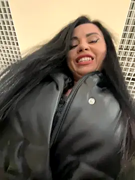 CrazzyChicks online show from October 2025 07:44:01 AM