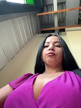 CrazzyChicks online show from May 2026 05:27:02 AM