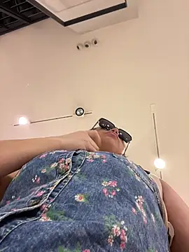 CrazzyChicks online show from May 2026 06:21:01 AM