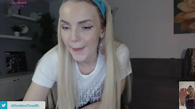 Snapshot of Goddess_Tina chatting on March 2025 04:44:02 PM Goddess Tina online show from March 2025 04:44:02 PM