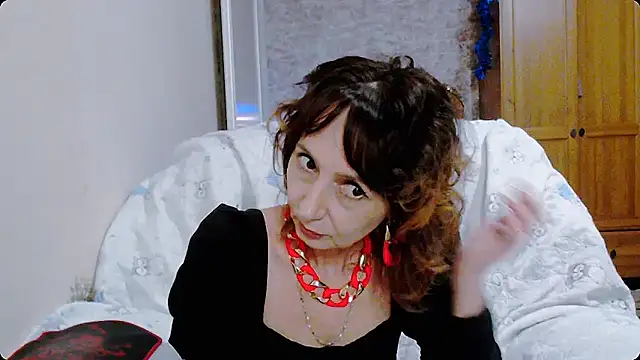 Snapshot of AnnieEltgant chatting on December 2024 01:28:02 PM AnnieEltgant online show from December 2024 01:28:02 PM