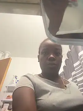 ChocolateBuns101 online show from October 2025 01:20:02 PM