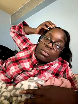 ChocolateBuns101 online show from November 2025 01:55:01 PM