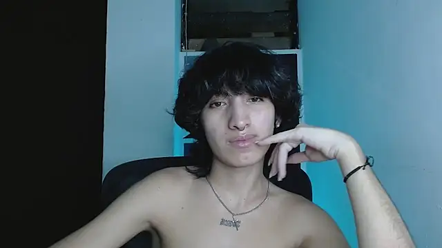 Snapshot of littlextreme chatting on May 2026 01:56:01 AM littlextreme online show from May 2026 01:56:01 AM