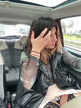 DaisyVibesss online show from February 2025 10:38:02 AM