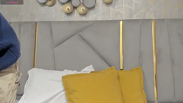 SebastianMaximoff online show from December 2025 07:34:02 PM