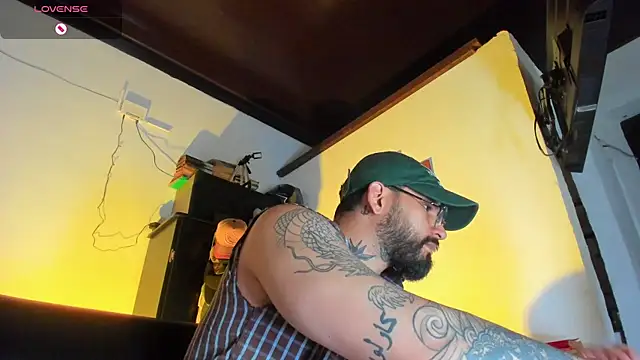 CamiloGray  online show from October 2025 04:07:02 PM