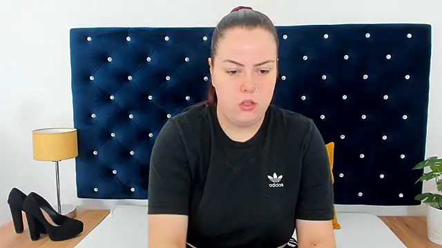 EvaLick online show from October 2025 06:39:02 AM