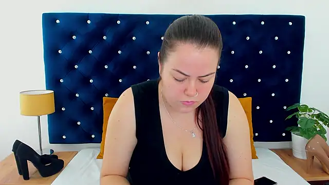 EvaLick online show from November 2025 06:46:02 AM