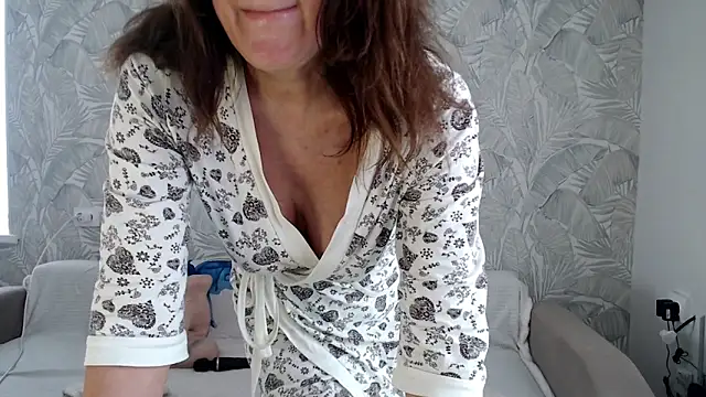 Snapshot of increible_della chatting on September 2025 09:57:02 AM increible della online show from September 2025 09:57:02 AM