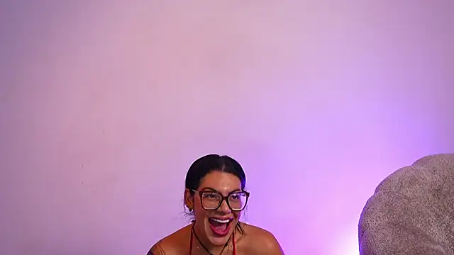 Snapshot of anyiled_hot chatting on May 2026 02:30:01 AM anyiled hot online show from May 2026 02:30:01 AM