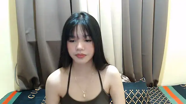 Snapshot of x_brittany_x chatting on May 2026 01:33:02 AM x brittany x online show from May 2026 01:33:02 AM