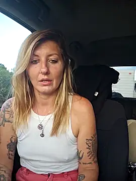 SheIsSomething online show from November 2025 12:22:02 AM