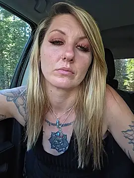 Snapshot of SheIsSomething chatting on June 2026 11:55:01 PM SheIsSomething online show from June 2026 11:55:01 PM