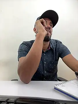 Snapshot of steven_smith05 chatting on March 2025 07:15:01 AM steven smith05 online show from March 2025 07:15:01 AM