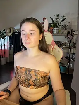 Snapshot of sweetest_pie chatting on September 2025 05:38:02 PM sweetest pie online show from September 2025 05:38:02 PM