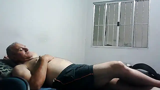 eduar570 online show from December 2025 12:51:01 AM