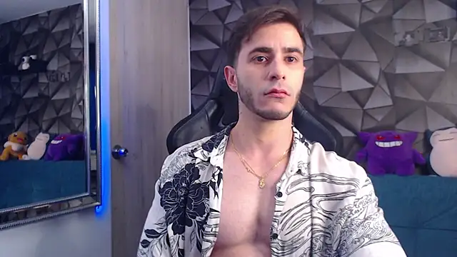 Latino stud4u online show from October 2025 01:52:02 AM