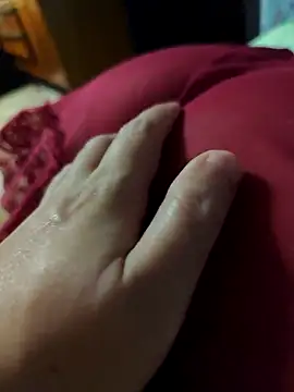 LovlyAnnie online show from December 2025 05:04:02 AM