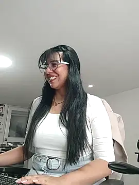 Snapshot of aisha_latina chatting on November 2025 03:44:01 PM aisha latina online show from November 2025 03:44:01 PM