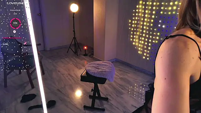 Arielle  03 online show from May 2026 01:47:02 AM