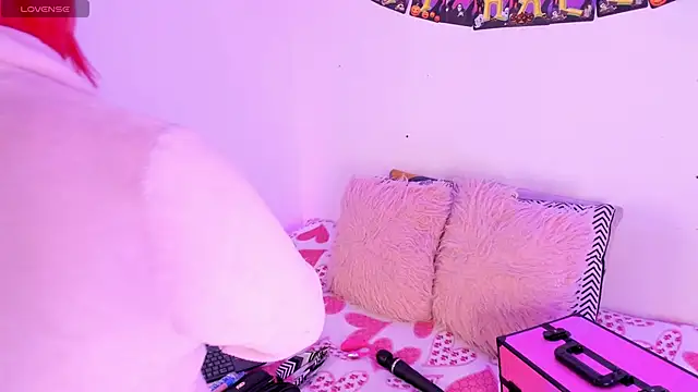 SophieRossi online show from October 2025 01:09:01 PM