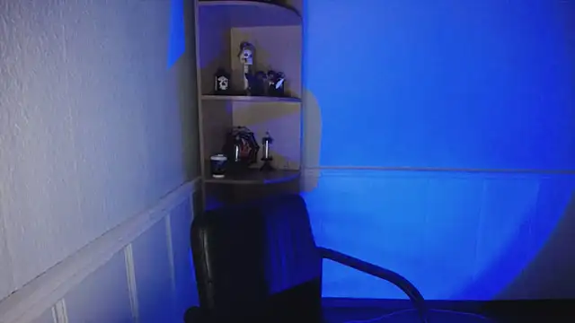 JosieJun  online show from October 2025 06:21:01 PM