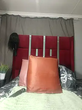 HoneyDropsX online show from March 2025 08:40:01 PM