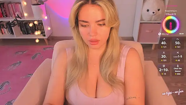 Snapshot of pussy-kattt chatting on October 2025 05:35:02 AM pussy-kattt online show from October 2025 05:35:02 AM