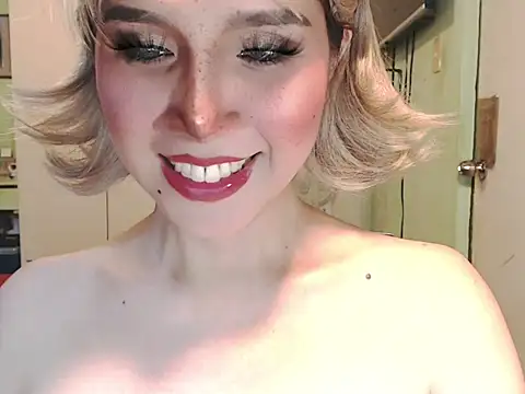 Ezradeliciosa online show from April 2026 06:19:01 AM