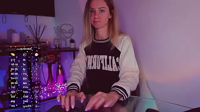 Snapshot of trafka_murafka chatting on December 2024 10:43:02 PM trafka murafka online show from December 2024 10:43:02 PM