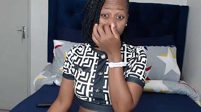 Snapshot of QUEENMANDYY chatting on March 2025 02:30:01 AM QUEENMANDYY online show from March 2025 02:30:01 AM