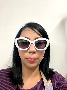 niky smit online show from December 2025 02:47:01 PM