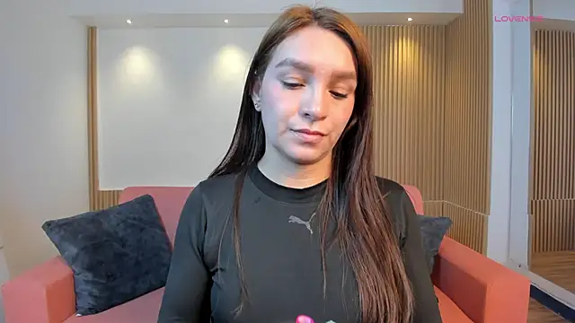 miataylorr1 online show from December 2024 12:00:02 PM