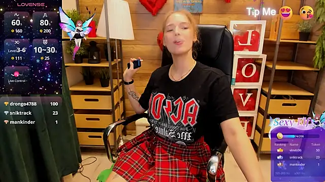  fiona Love online show from March 2025 01:41:02 AM