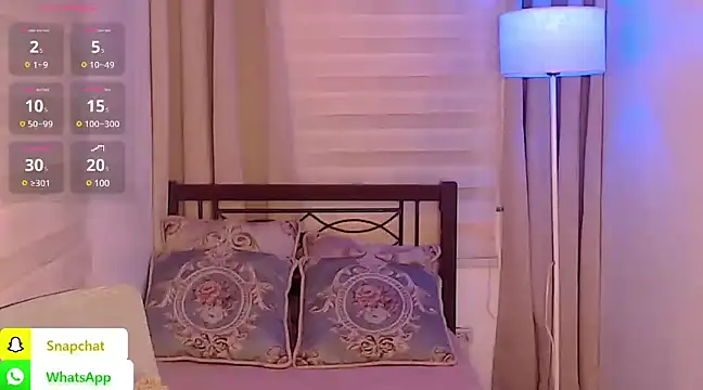 Snapshot of QUEEN_GIAMOORE69 chatting on January 2025 10:20:02 PM QUEEN GIAMOORE69 online show from January 2025 10:20:02 PM