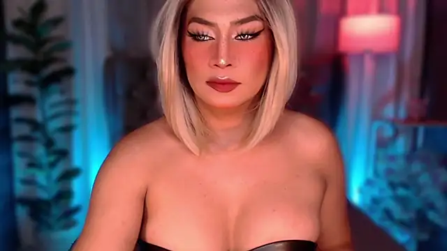 QUEEN GIAMOORE69 online show from February 2026 09:44:02 PM