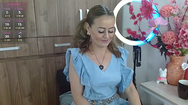 magenta maturr online show from November 2025 05:34:01 PM