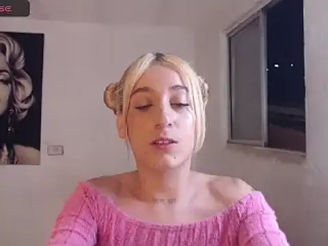 Snapshot of andreahhill chatting on February 2025 04:39:01 AM andreahhill online show from February 2025 04:39:01 AM