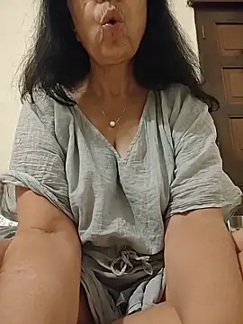 Susannemilf online show from March 2026 03:26:01 PM