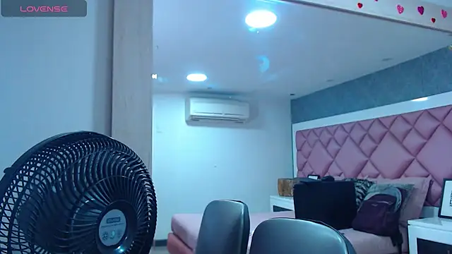 DanielaDuff online show from October 2025 07:49:01 PM